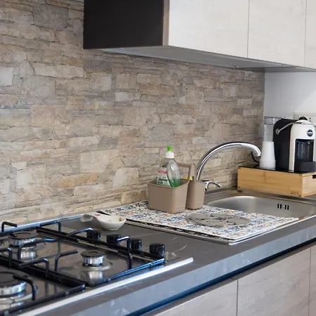 Etna Luxury Room-house *